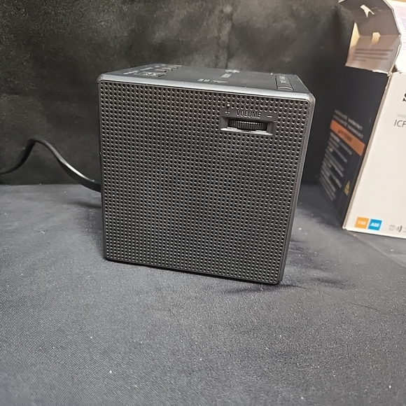 Open Box Sony ICF-C1 Alarm Clock Radio Black With Gradual Buzzer Alarm AM/FM - Picture 3 of 13